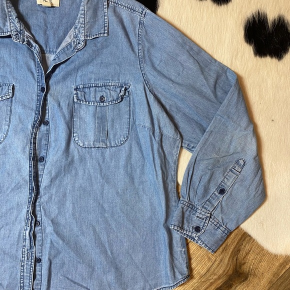 Per Se women's blue denim button-down shirt - Picture 2 of 8